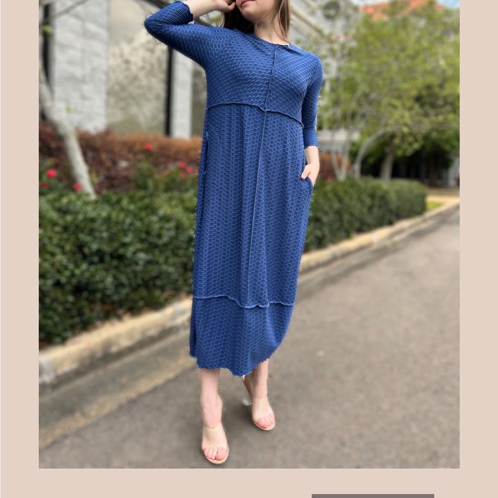Elegant Blue Knit Dress